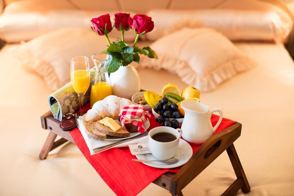 Garni Hotel President De Luxe ครากูเยวัตส์ ภายนอก รูปภาพ
