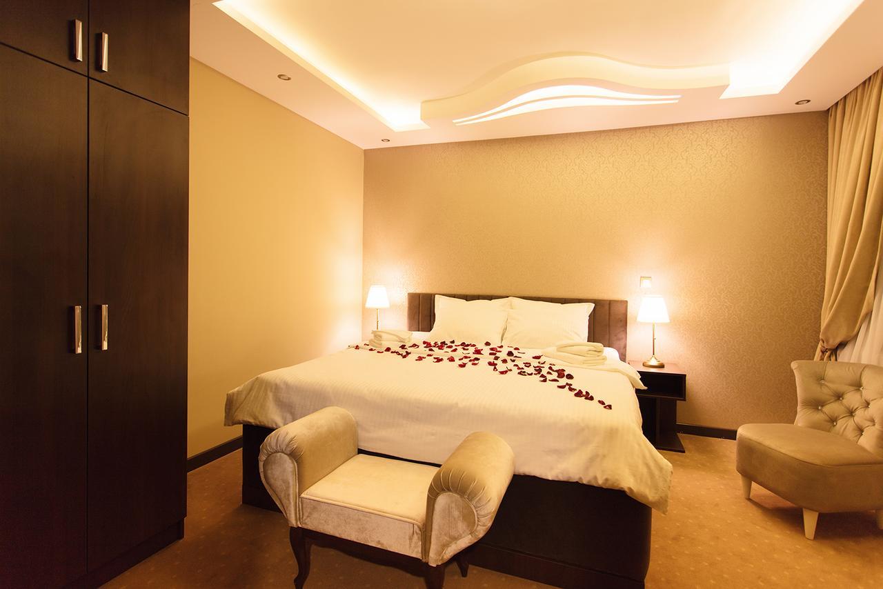 Garni Hotel President De Luxe ครากูเยวัตส์ ภายนอก รูปภาพ