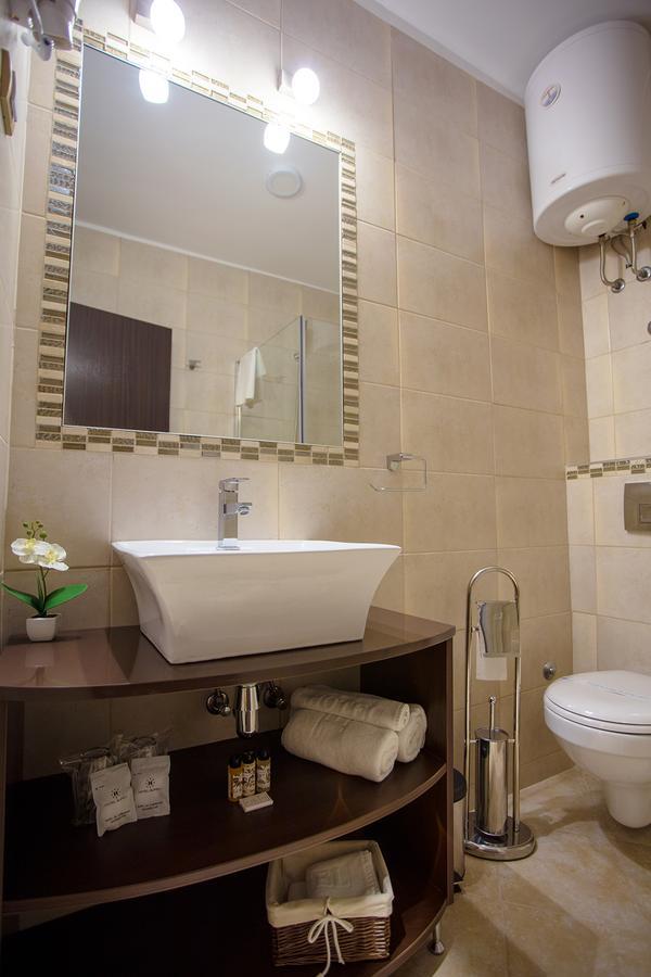 Garni Hotel President De Luxe ครากูเยวัตส์ ภายนอก รูปภาพ